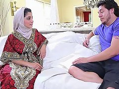 Dagfs Nadia Ali Exposes Her Indian Pussy And...